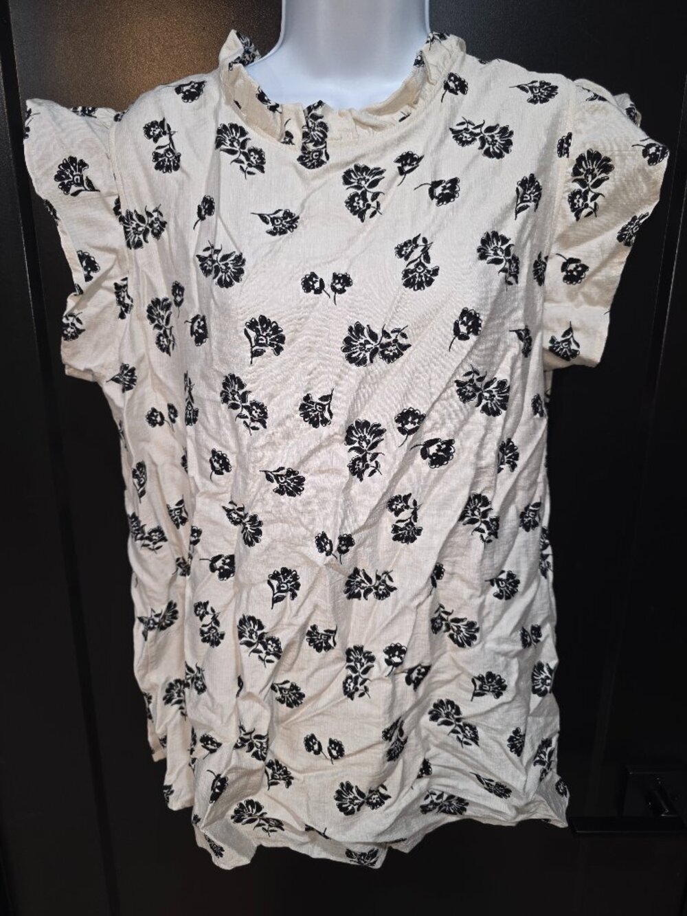 Betsey's Boutique Black & White Floral Sz L